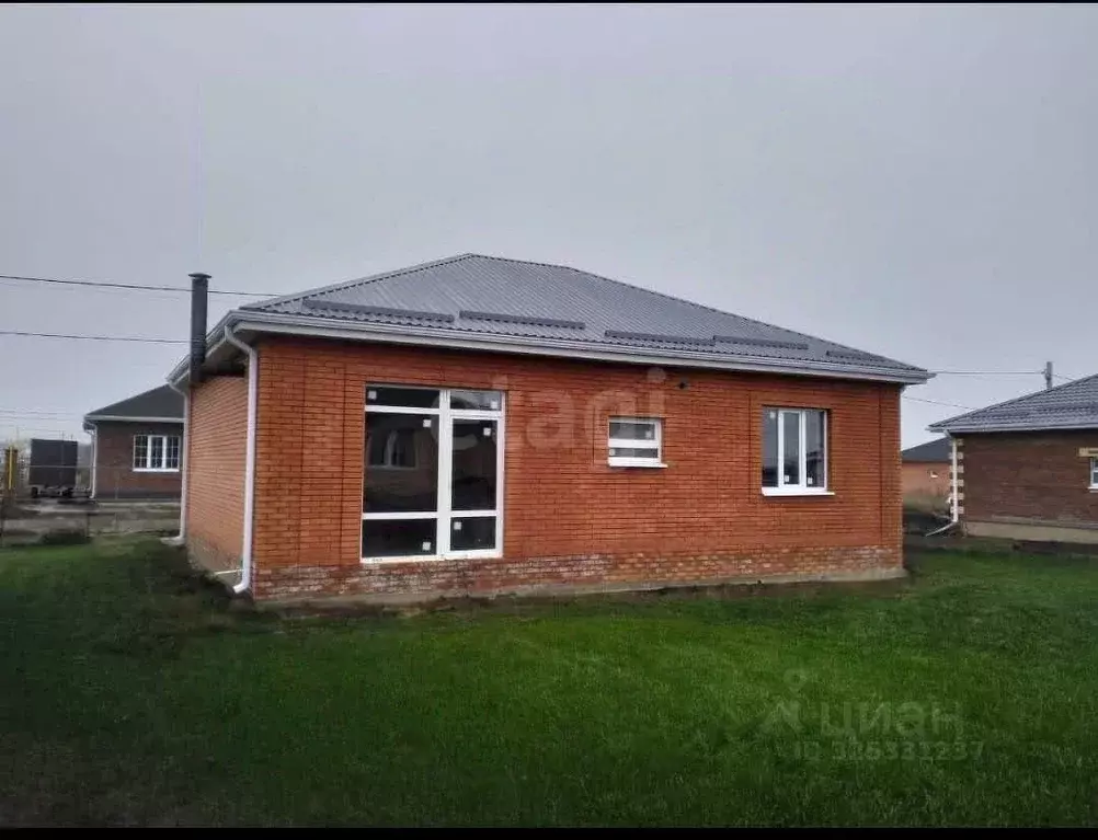 Дом в Ростовская область, Неклиновский район, с. Новобессергеневка ул. ... - Фото 1