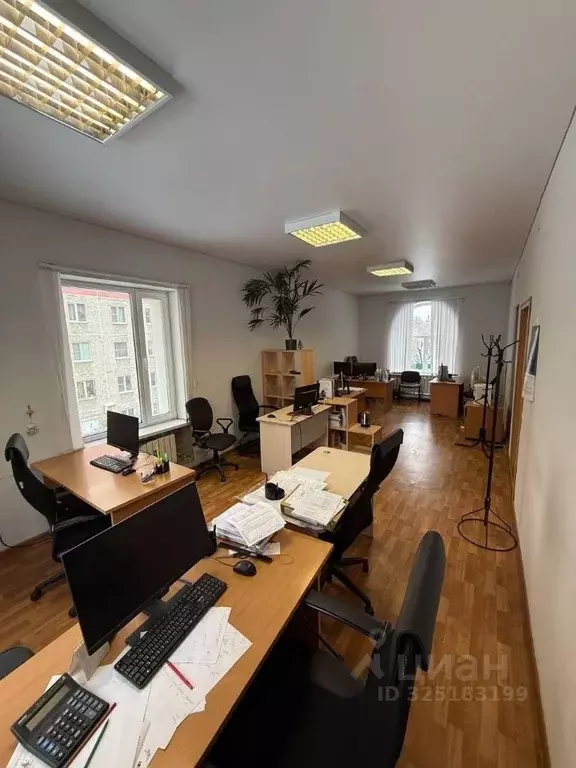 Офис в Челябинская область, Челябинск ул. Сулимова, 92В (35 м) - Фото 1