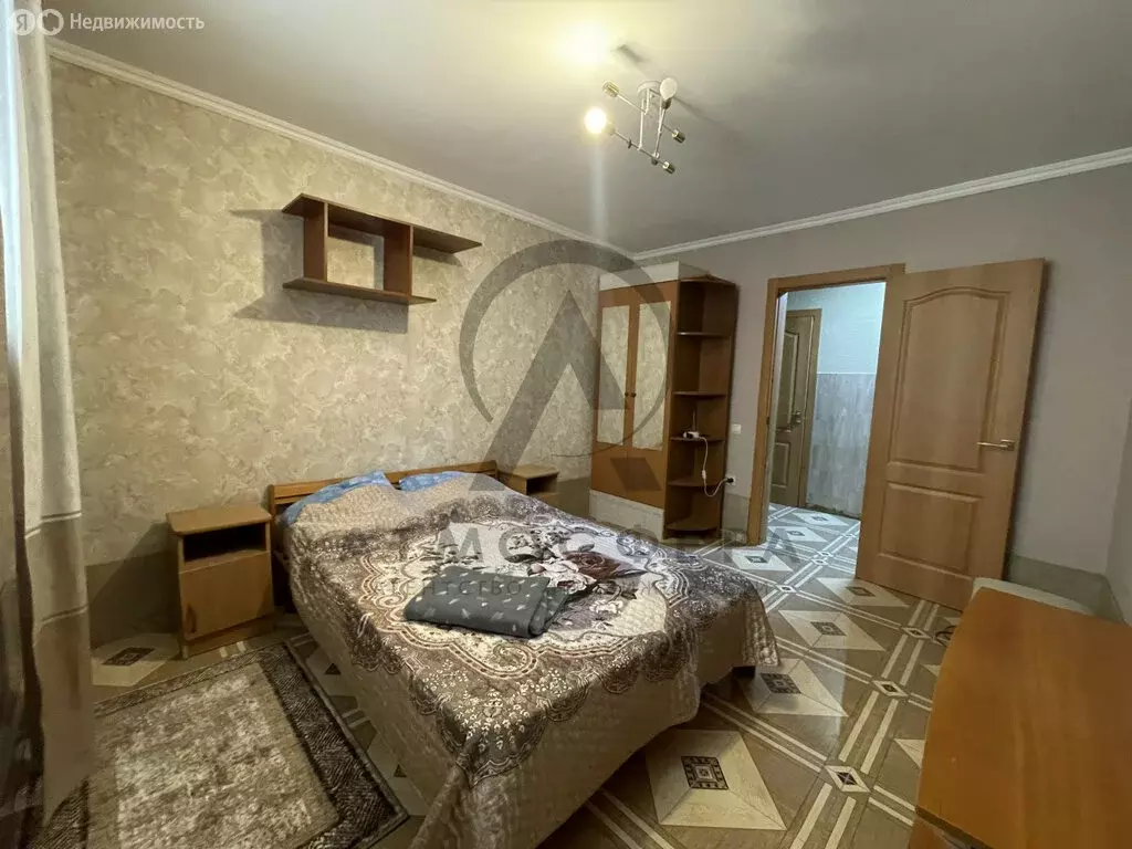 2-комнатная квартира: посёлок городского типа Новомихайловский, ... - Фото 0