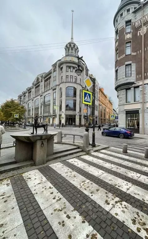 Комната Санкт-Петербург Большая Конюшенная ул., 15 (18.0 м) - Фото 1