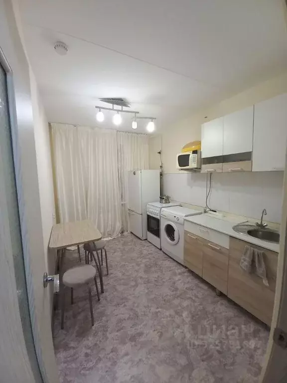 2-к кв. Татарстан, Нижнекамск просп. Химиков, 15А (43.0 м) - Фото 1