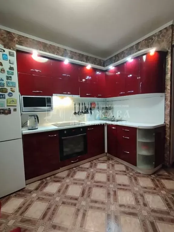 3-к кв. Кемеровская область, Кемерово просп. Шахтеров, 85А (61.0 м) - Фото 0