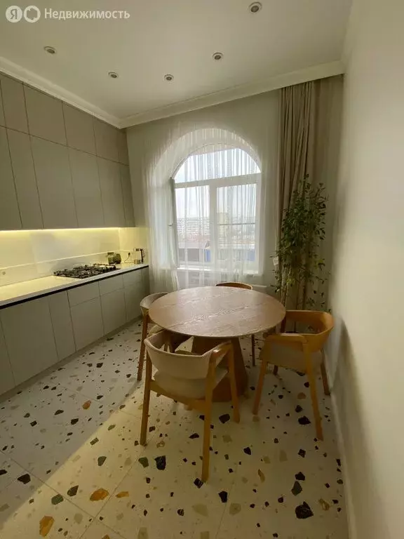 2-комнатная квартира: Владикавказ, улица Ахмада Кадырова, 7 (60 м) - Фото 1