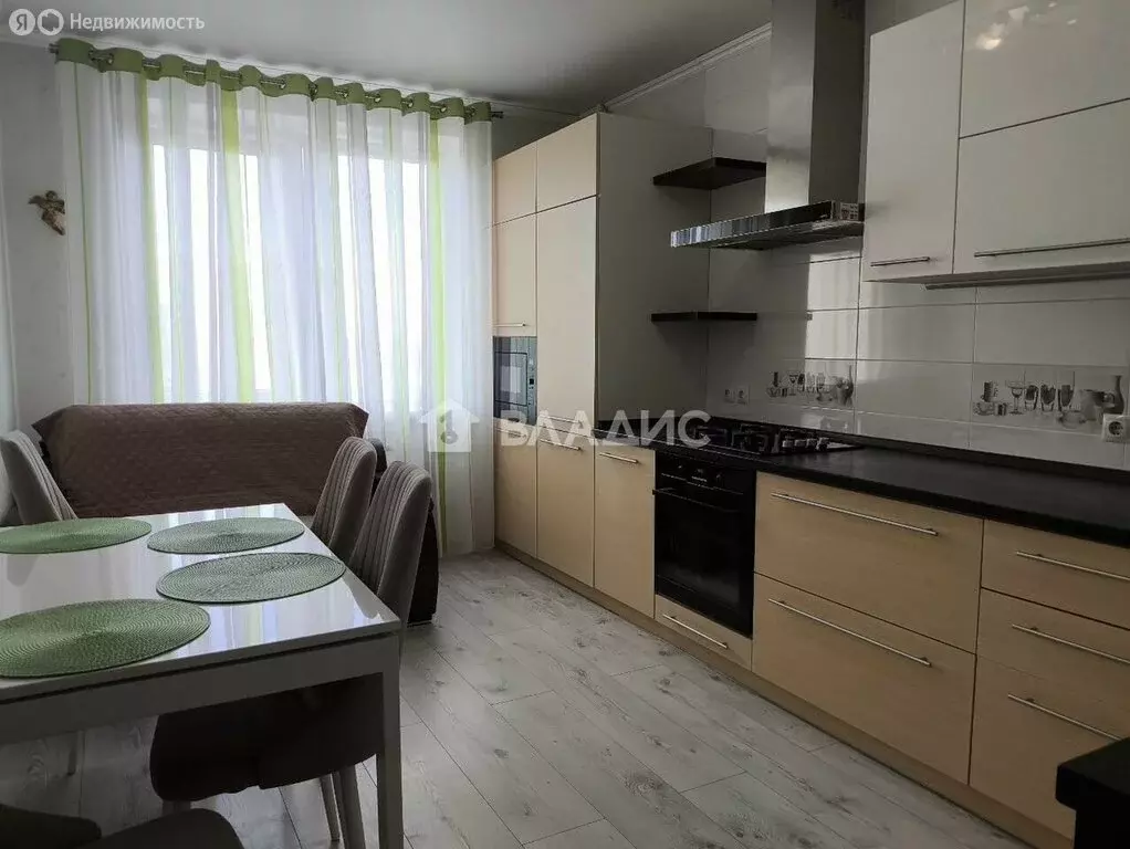 3-комнатная квартира: Калининград, Шахматная улица, 4Б (92 м) - Фото 0