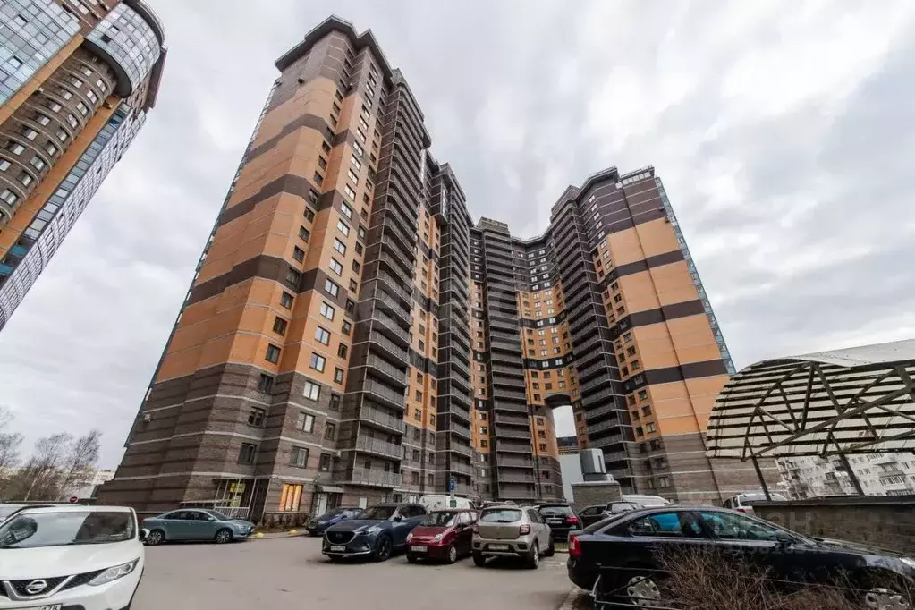2-к кв. Санкт-Петербург ул. Брянцева, 13к1 (67.4 м) - Фото 0