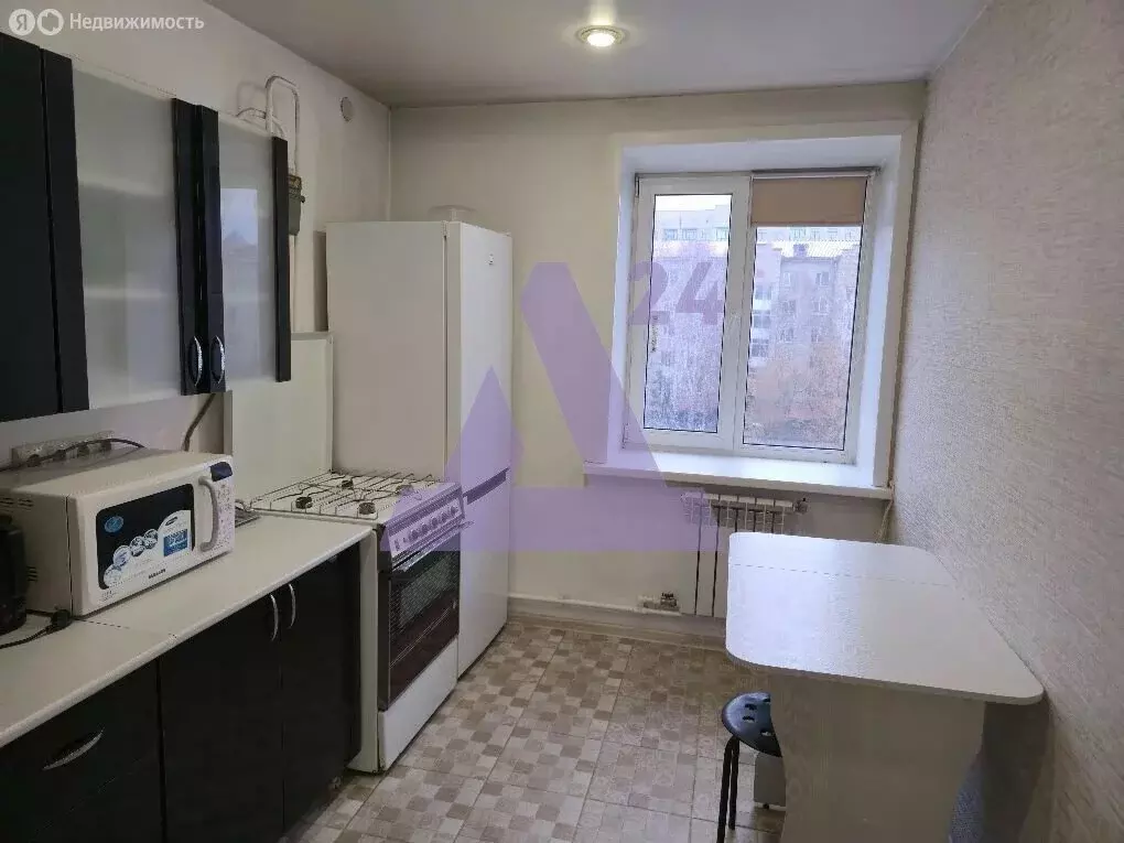 3-комнатная квартира: Горно-Алтайск, Коммунистический проспект, 24 ... - Фото 2