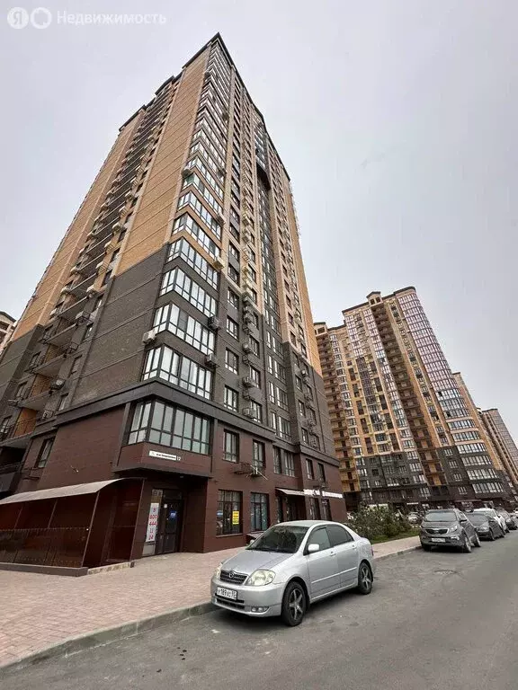 3-комнатная квартира: Краснодар, улица Григория Булгакова, 12 (69.2 м) - Фото 0