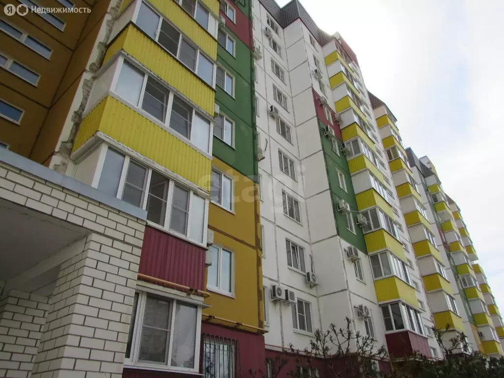 3-комнатная квартира: Волжский, улица имени Генерала Карбышева, 128 ... - Фото 1