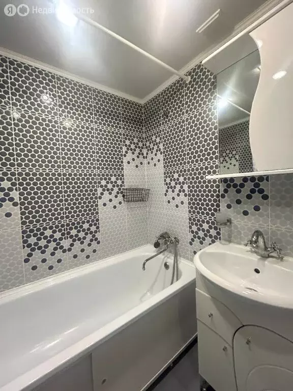 1-комнатная квартира: Курск, улица Косухина, 30 (30 м) - Фото 0
