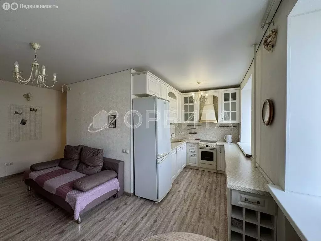 2-комнатная квартира: Тюмень, улица Серова, 21 (52.4 м) - Фото 1