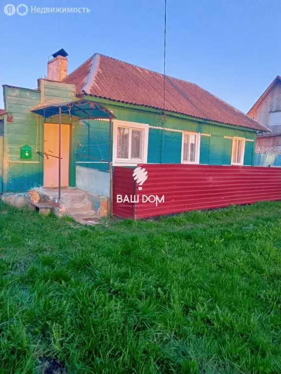 Дом в Брянская область, Карачевское городское поселение, деревня ... - Фото 0