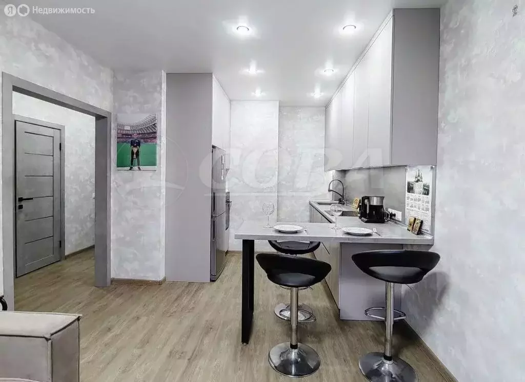 1-комнатная квартира: Тюмень, улица Фармана Салманова, 24 (41 м) - Фото 1