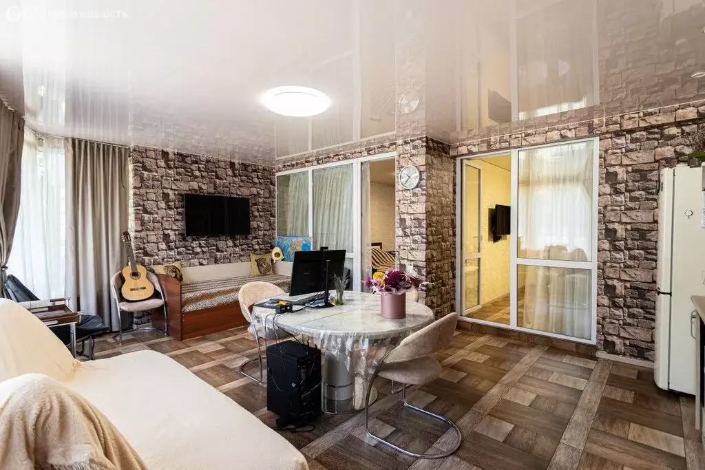 2-комнатная квартира: Алушта, улица Ленина, 21 (73 м) - Фото 1