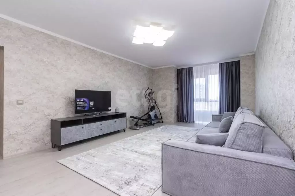 2-к кв. Тюменская область, Тюмень ул. Максима Горького, 68к1 (82.0 м) - Фото 1