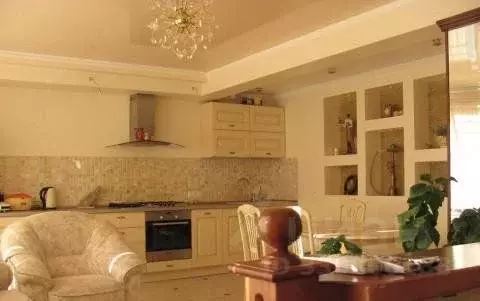 4-к кв. Крым, Феодосия ул. Куйбышева, 57 (157.0 м) - Фото 0