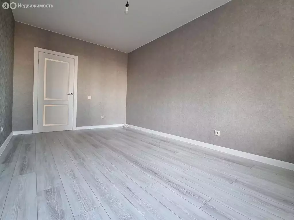 3-комнатная квартира: Краснодар, улица Цезаря Куникова, 24к3 (71 м) - Фото 0