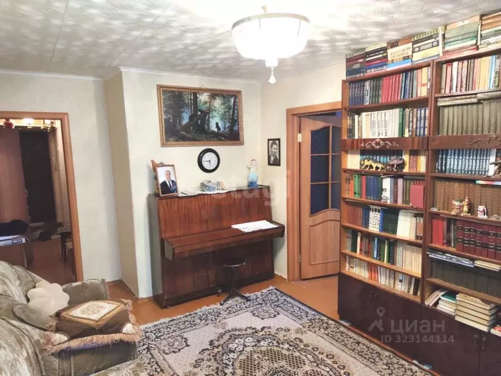 3-к кв. Башкортостан, Стерлитамак Коммунистическая ул., 3 (51.2 м) - Фото 0