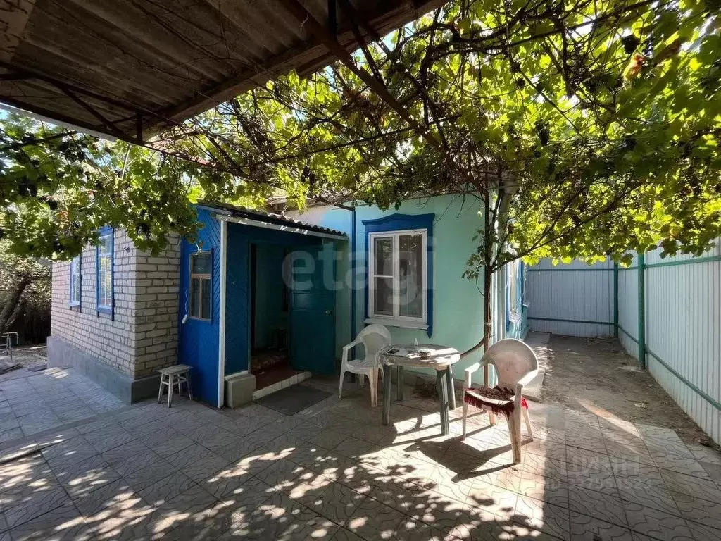 Дом в Калмыкия, Элиста пер. Братьев Алехиных, 10 (50 м) - Фото 1