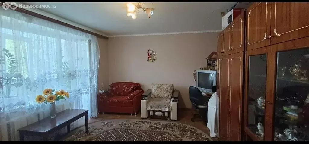 3-комнатная квартира: Каменск-Шахтинский, улица Ворошилова, 148 (62 м) - Фото 1