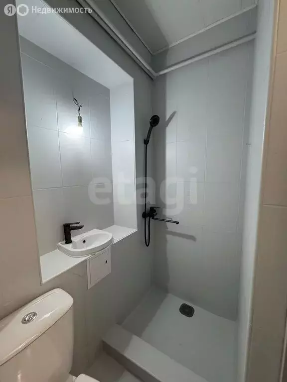 2-комнатная квартира: Владикавказ, Бородинская улица, 6 (37 м) - Фото 0