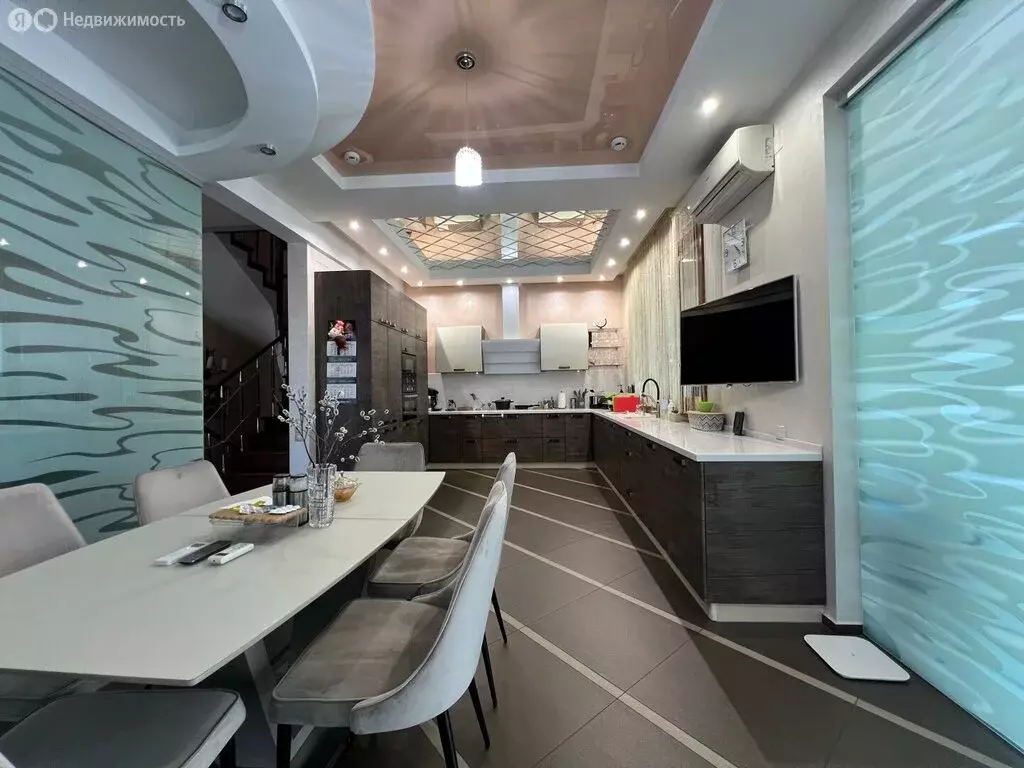 Дом в деревня Усть-Куда, Сосновая улица, 10 (253.9 м) - Фото 1