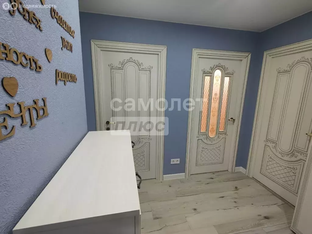 3-комнатная квартира: Выборг, улица Сухова, 11А (62 м) - Фото 0