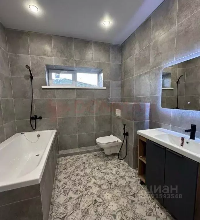 Дом в Ростовская область, Ростов-на-Дону ул. Оганова (100 м) - Фото 1