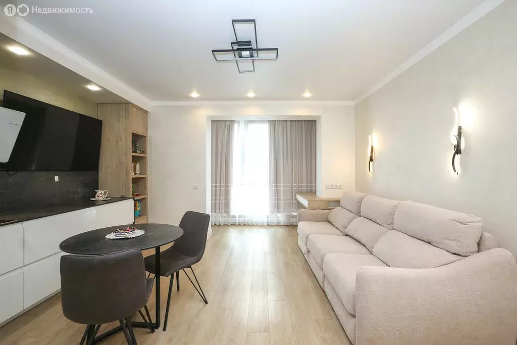 Квартира-студия: Калининград, Пехотная улица, 10 (34.2 м) - Фото 1