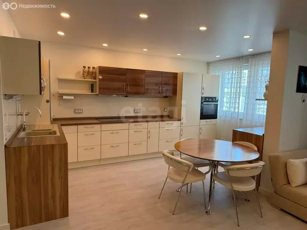 3-комнатная квартира: Тюмень, улица 50 лет Октября, 57Ак1 (80.9 м) - Фото 1