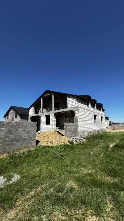 Дом в Дагестан, Махачкала городской округ, Ленинкент пгт, 7-й мкр ул. ... - Фото 1