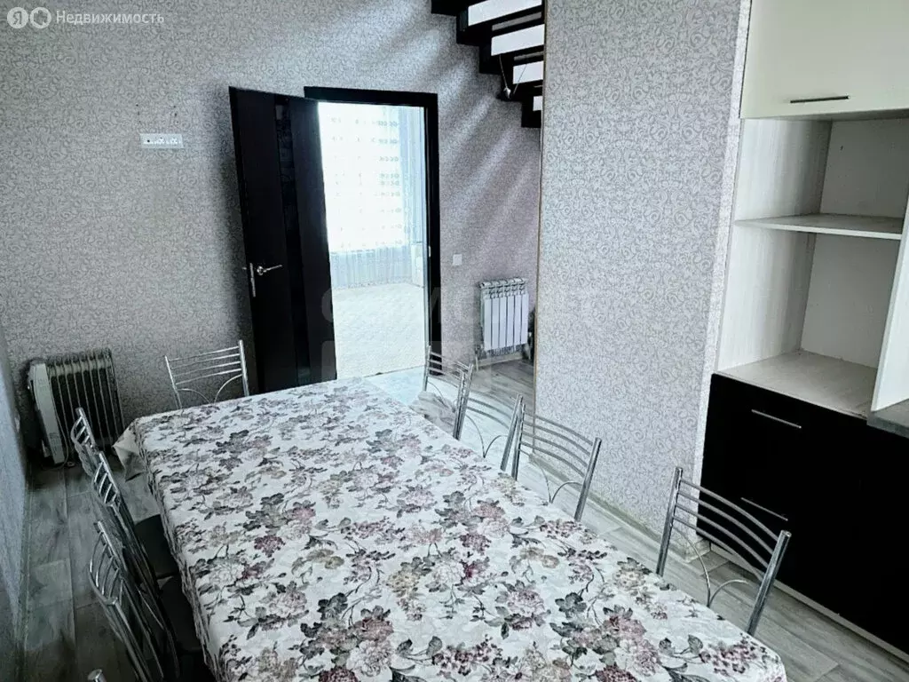 Дом в Оренбург, улица Коммуны, 91 (180 м) - Фото 1