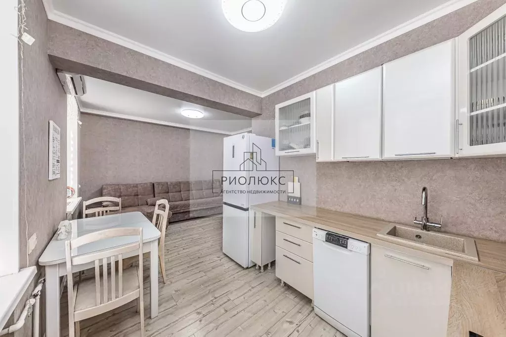 3-к кв. Челябинская область, Челябинск ул. Белостоцкого, 21 (55.4 м) - Фото 1