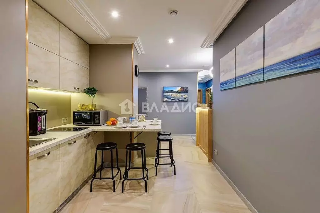 Продается 4-комнатная квартира - Фото 0