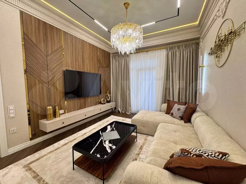 3-к. квартира, 95 м, 5/5 эт. - Фото 0