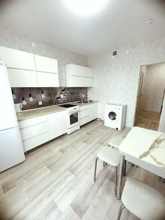 2-к кв. Пермский край, Пермь Переселенческая ул., 98 (56.2 м) - Фото 1