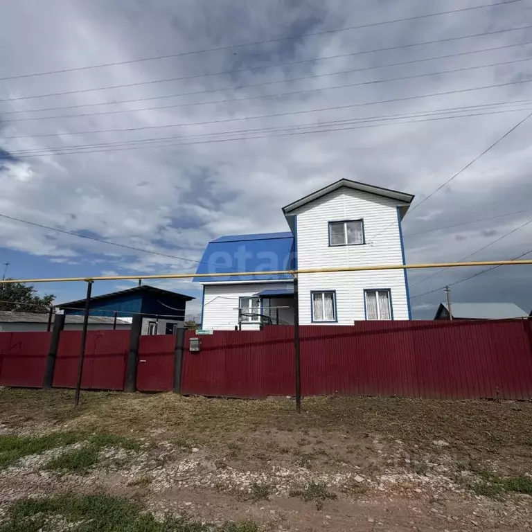 Дом в Башкортостан, Бирский район, Бурновский сельсовет, с. ... - Фото 1