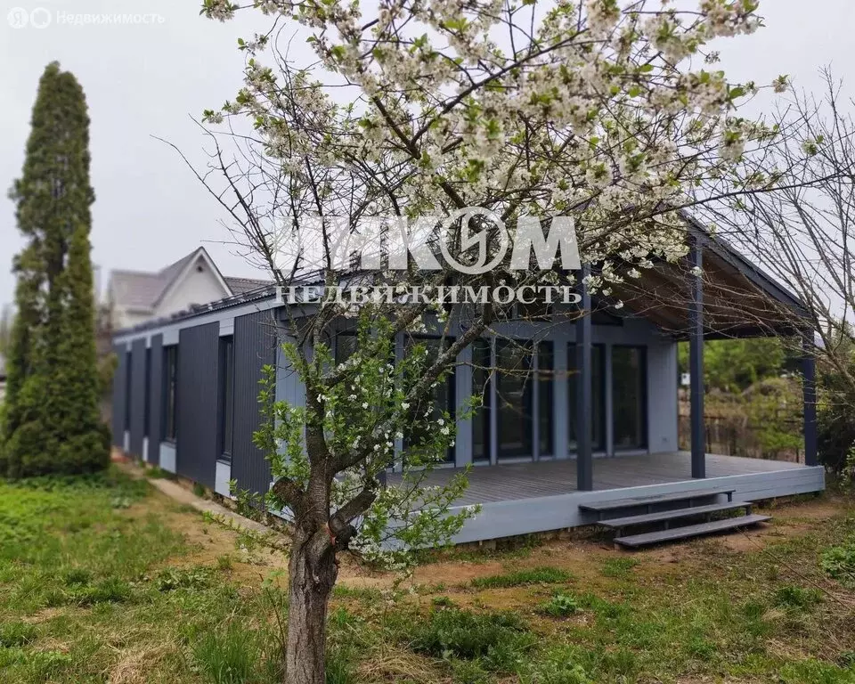 Дом в деревня Болтино, улица 4-я Линия, 18 (140 м) - Фото 1