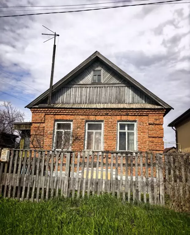 Дом в Саратовская область, Энгельс пос. Новое Осокорье, ул. Рижская, ... - Фото 1