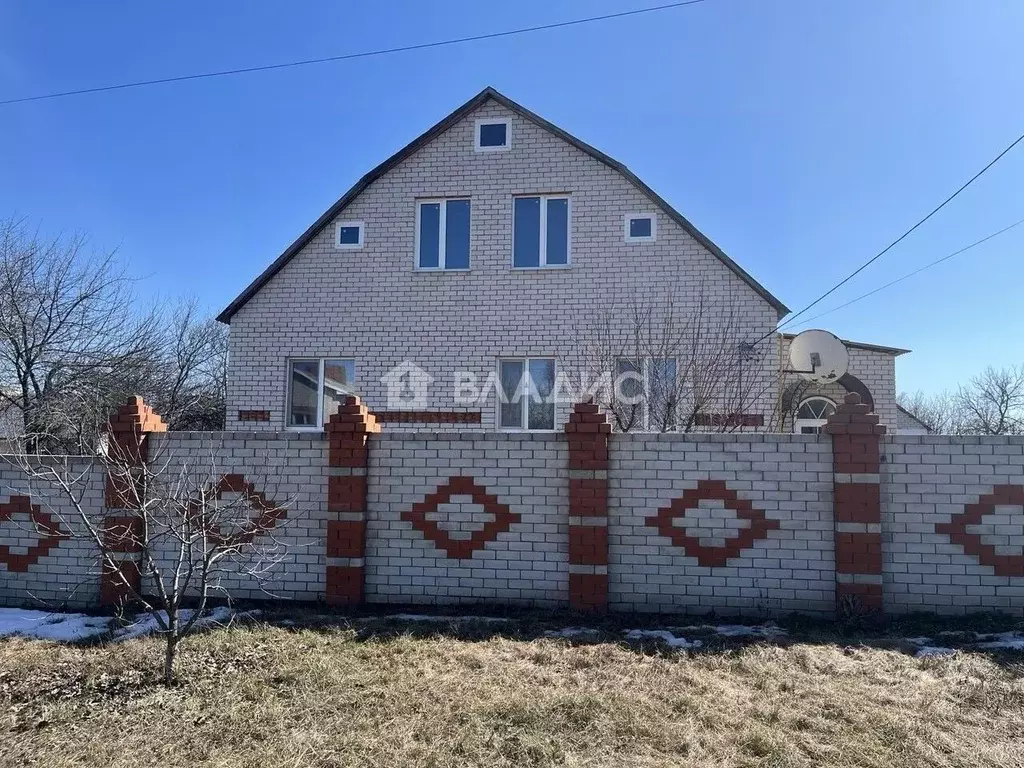 Дом в Белгородская область, Корочанский район, Мелиховское с/пос, с. ... - Фото 1