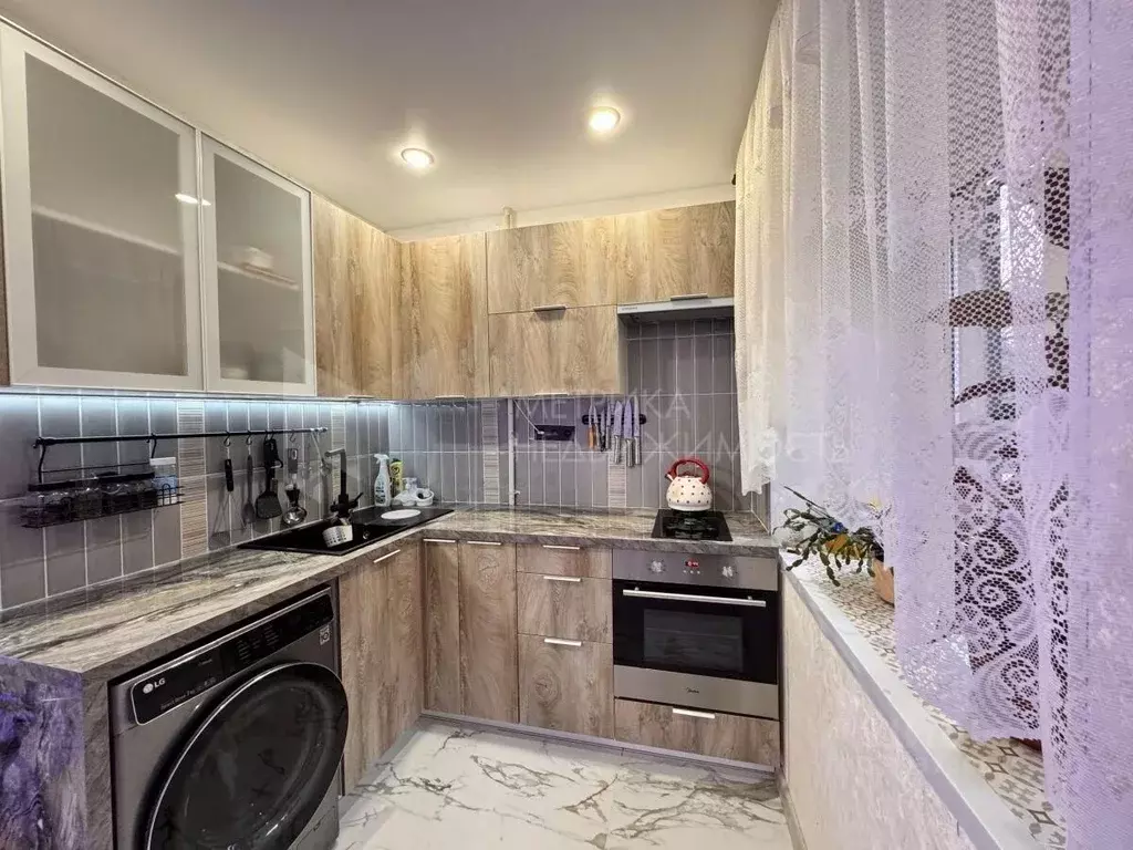 2-к кв. Тюменская область, Тюмень ул. Республики, 158 (57.0 м) - Фото 1