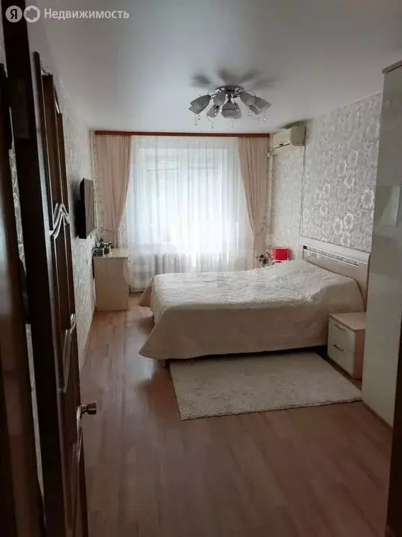 4-комнатная квартира: Абакан, улица Стофато, 20 (82 м) - Фото 0