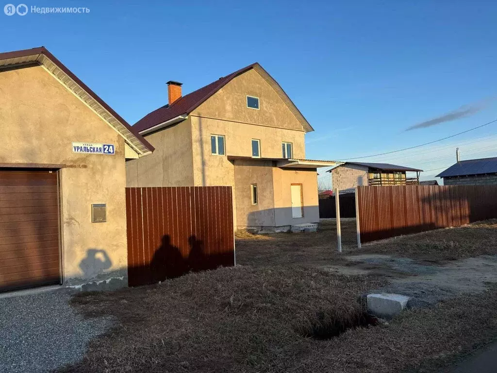 Дом в село Щелкун, Уральская улица, 26 (210 м) - Фото 0