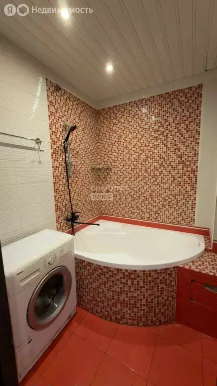 1-комнатная квартира: посёлок городского типа Октябрьский, улица 60 ... - Фото 1