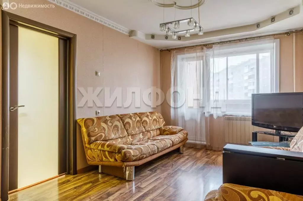 3-комнатная квартира: Новосибирск, улица Федосеева, 34 (57.7 м) - Фото 0