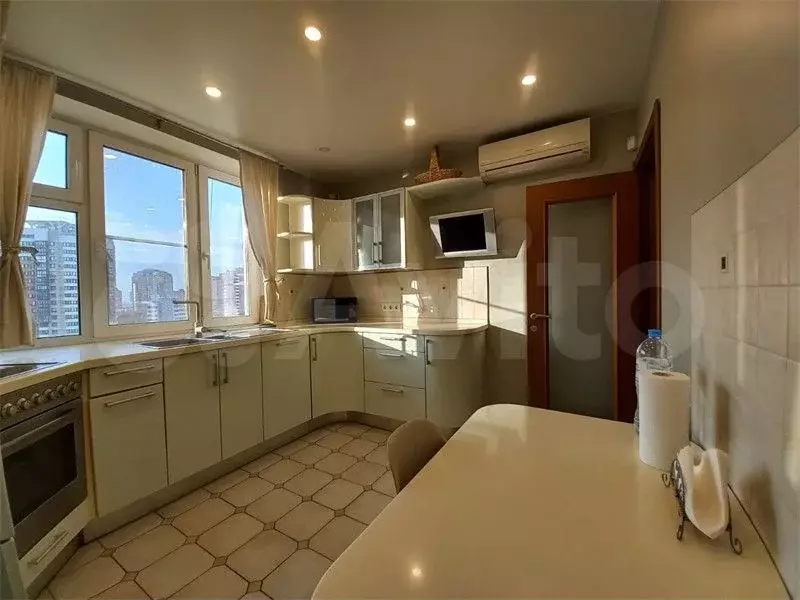 2-к. квартира, 65 м, 16/18 эт. - Фото 0