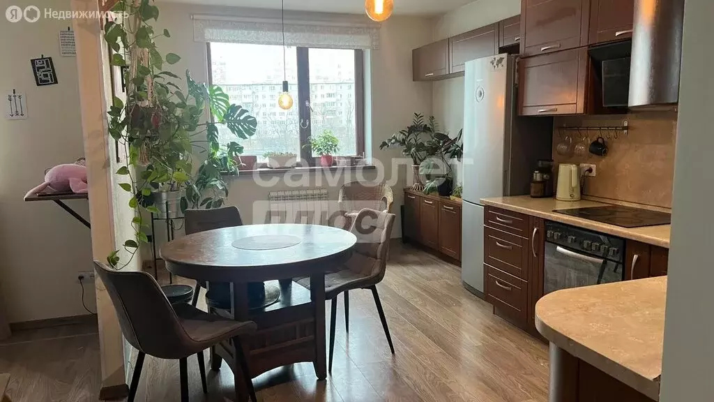 2-комнатная квартира: Владивосток, улица Кирова, 45 (73.4 м) - Фото 1