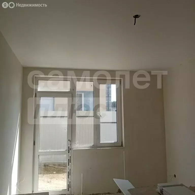 Квартира-студия: Севастополь, Редутная улица, 27 (60 м) - Фото 1