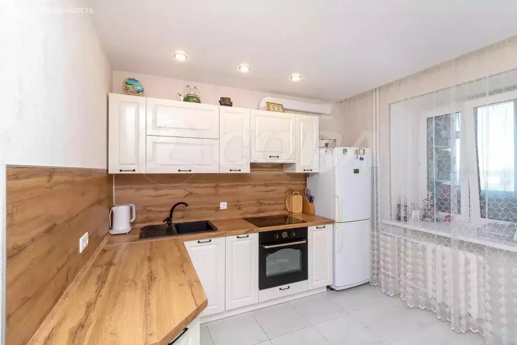 2-комнатная квартира: Тюмень, улица Избышева, 6 (65 м) - Фото 0