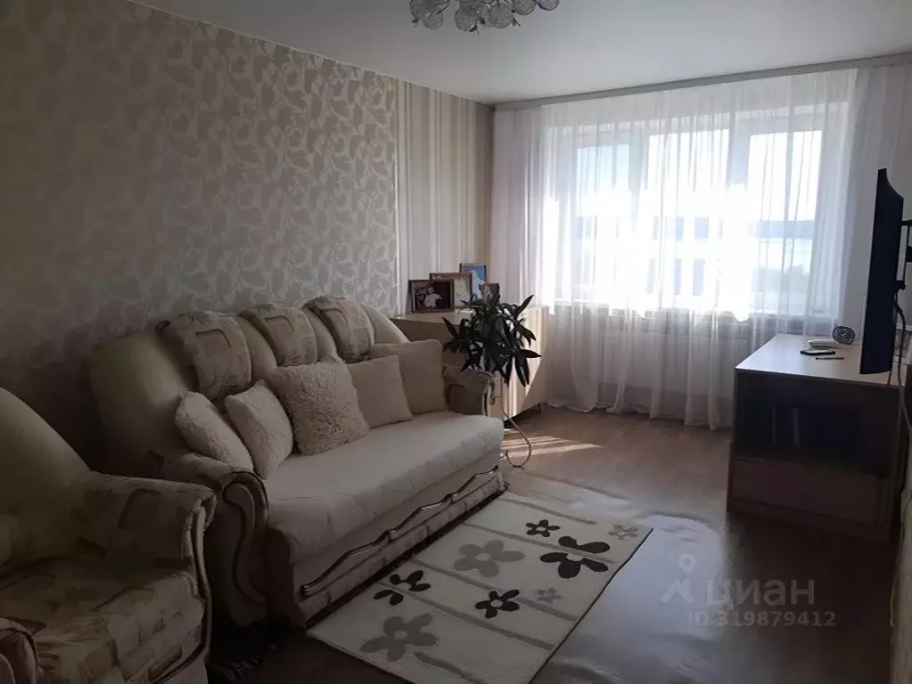 2-к кв. Свердловская область, Кировград Набережная ул., 1 (53.0 м) - Фото 0