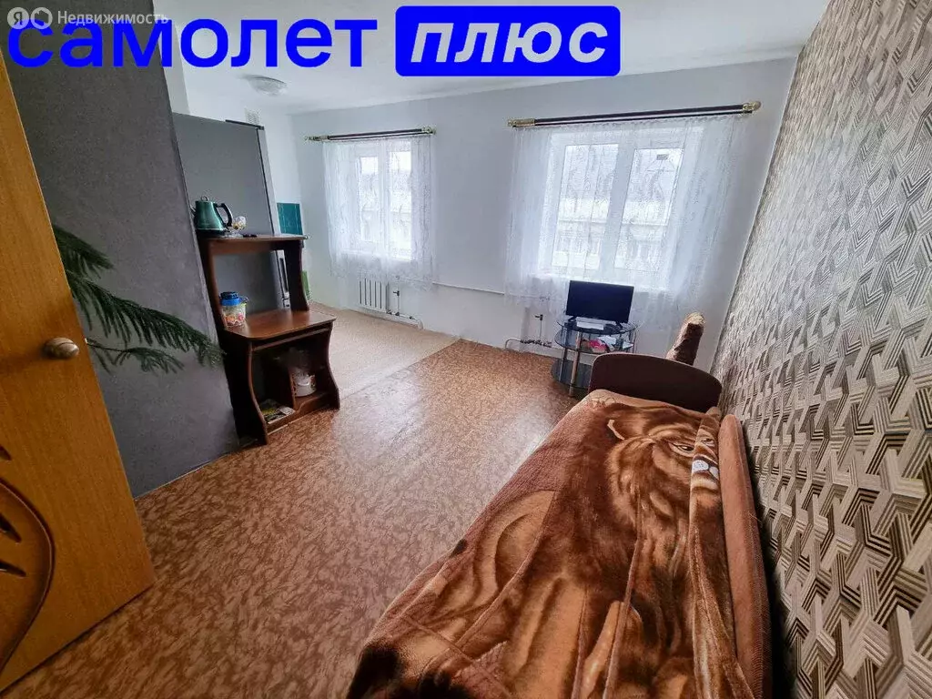 3-комнатная квартира: Фокино, улица Постникова, 8 (60.4 м) - Фото 0